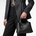 TOD'S ショルダーバッグ マイクロレザー Tタイムレス