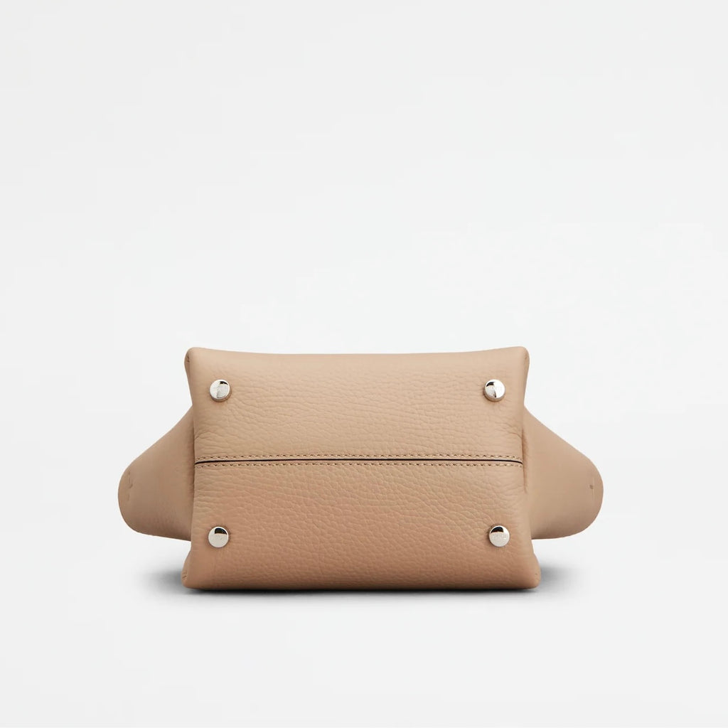 TOD'S マイクロ レザー Tタイムレス