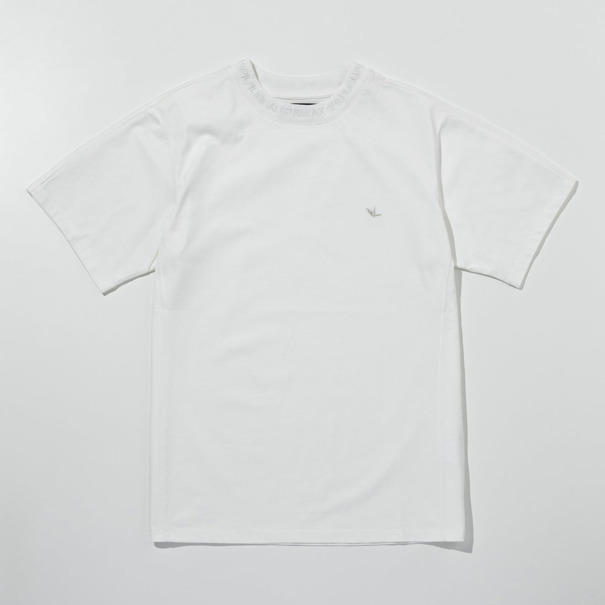 1PIU1UGUALE3 RELAX  グロッシー刺繍ネックロゴ半袖Tシャツ