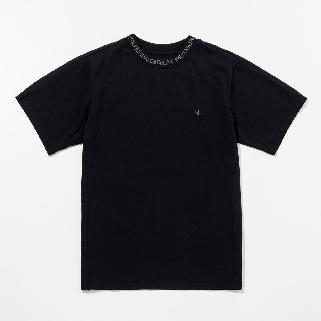 1PIU1UGUALE3 RELAX  グロッシー刺繍ネックロゴ半袖Tシャツ